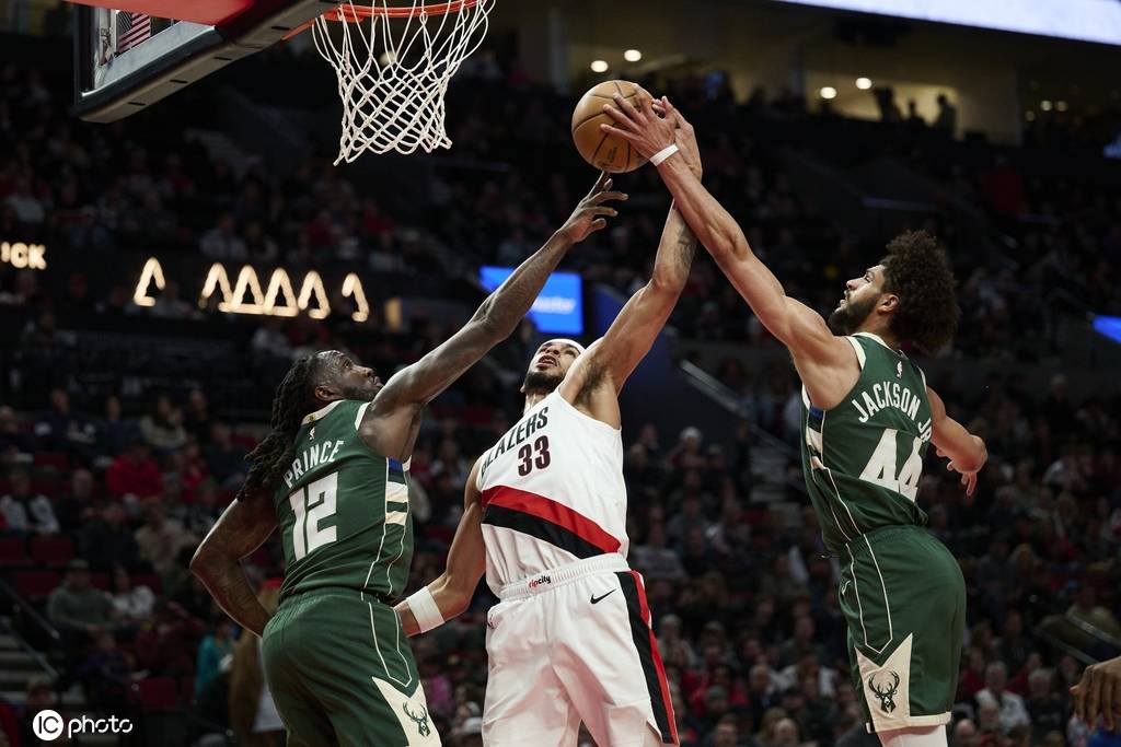 阿夫迪亚18+7克林根14+15 罗林斯36分开拓者击败雄鹿